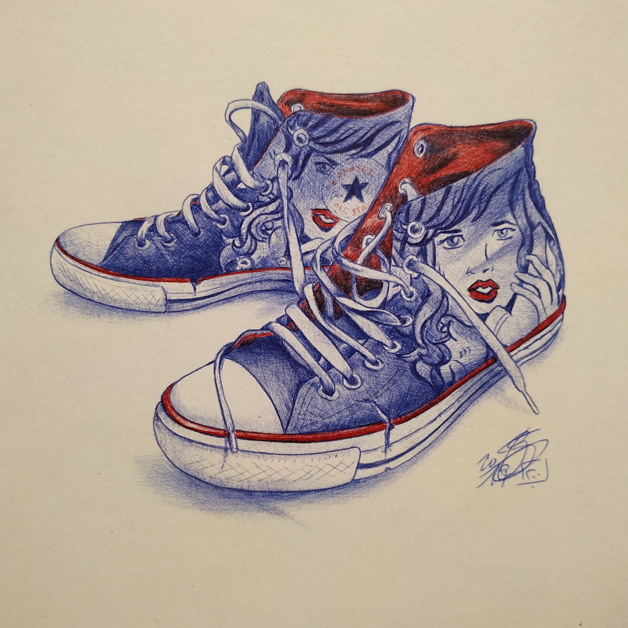 Dibujo a bolígrafo de unas zapatillas Converse con decoración pop art de una chica hablando por teléfono